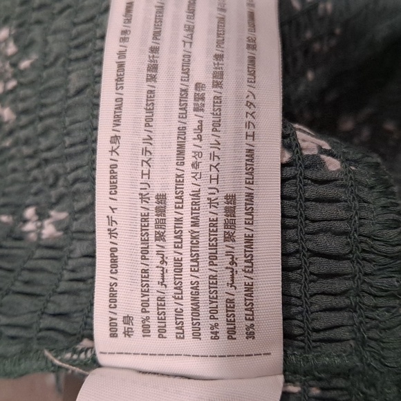 Abercrombie & Fitch  long sleeve Smocked wrap top - Picture 11 of 11